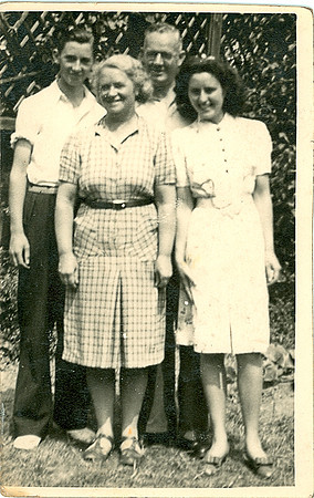 l-r Colin, Elsie, George, Joyce c 1945