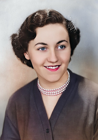Jean Jamieson c1950 Colourised-2