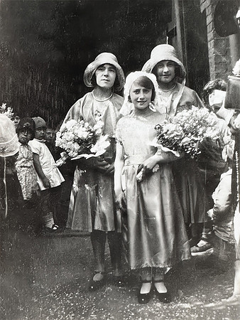 Margaret Driscoll and sisters at Edith Driscoll wedding c1929