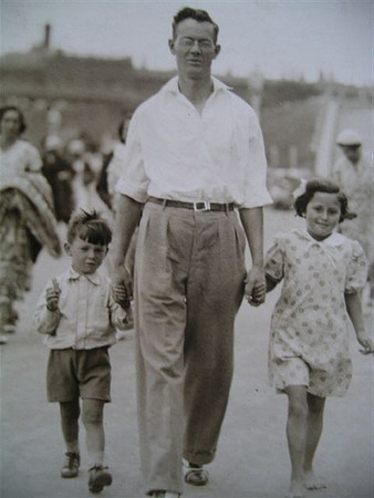 Colin, George, Joyce Jamieson c1933